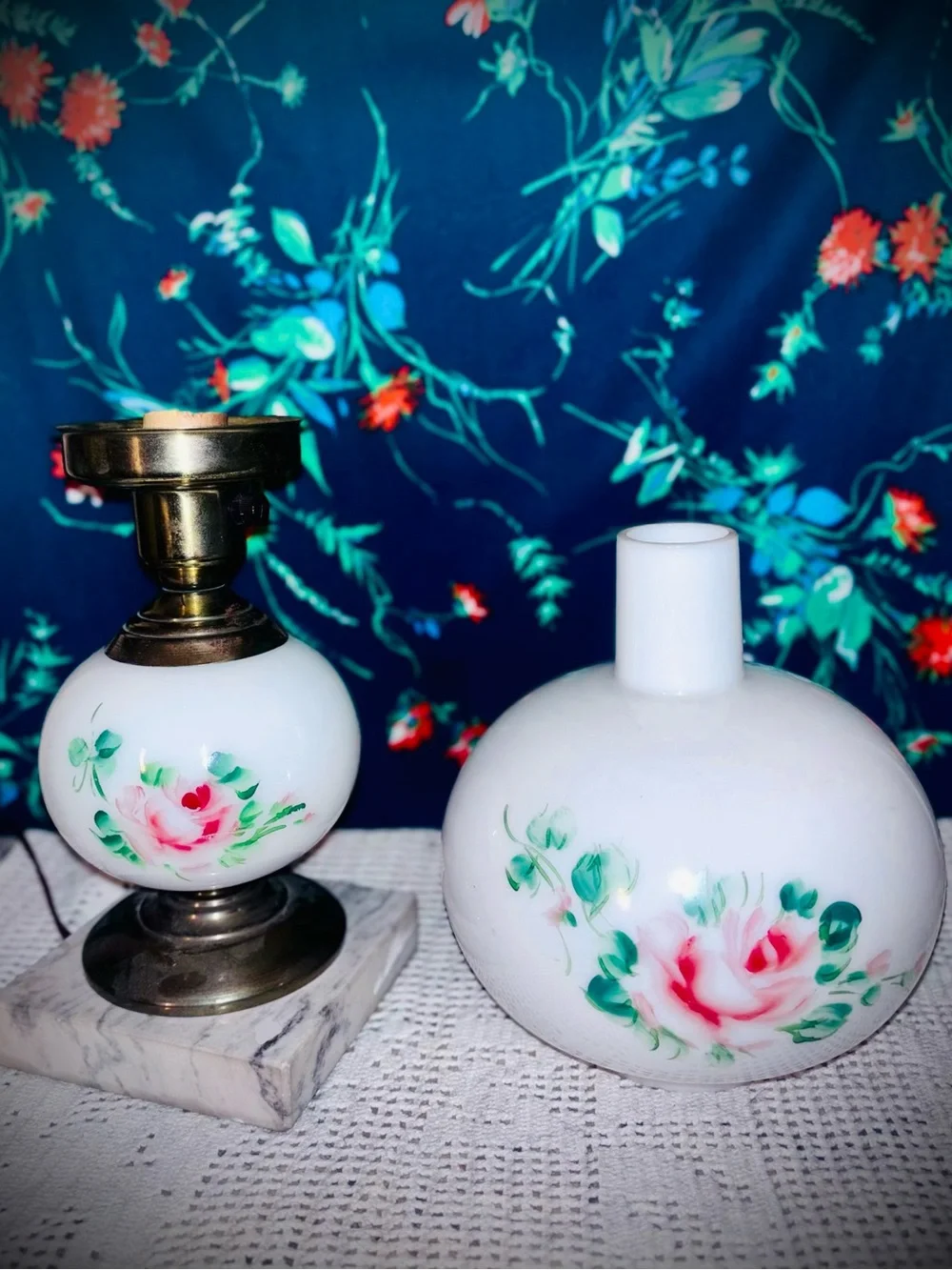 Vtg 1950s 2pc GWTW Double-Globe Milk Glass Electric Rose Parlor Lamp